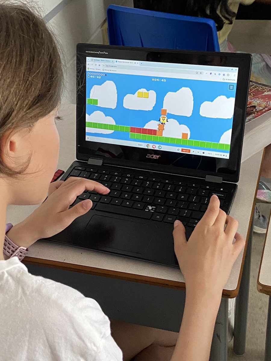 MmeSarah1's tweet photo. Les 5e ont écrit des textes narratifs. Après, ils ont créé des jeux sur @bloxels de leur personnage principale! Les jeux sont fantastiques! @OCSB_LT @StEmilyOCSB @ocsbBonjour #ocsbFSL https://t.co/I0jwVDoRCE