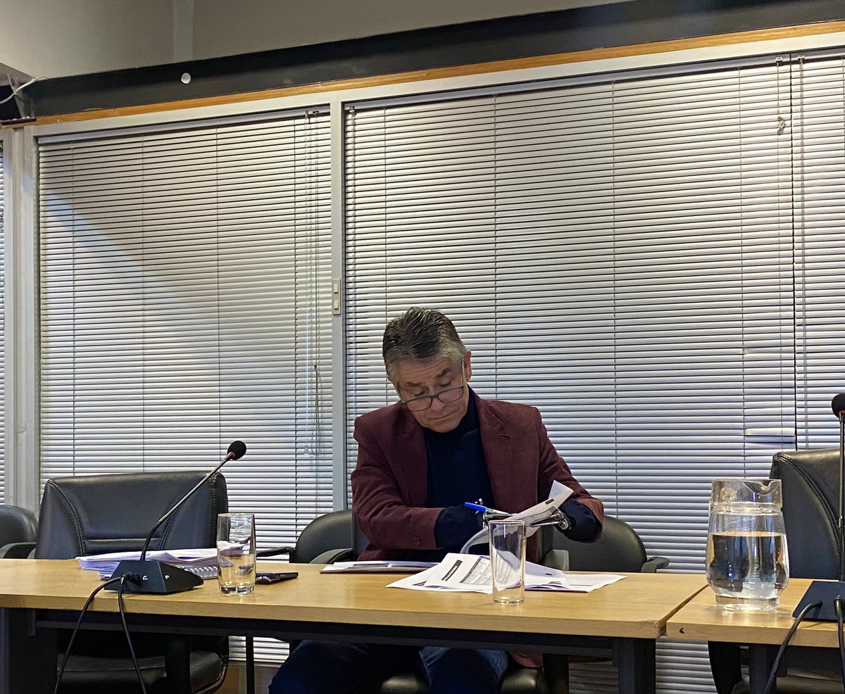 seremisalud8's tweet photo. Seremi @EduardoBarraJ expuso en Comisión Salud de Consejeros Regional, respecto a situación de virus respiratorios a nivel regional, En la instancia se reforzó el llamado a la población objetivo a vacunarse contra la influenza  💉. https://t.co/axiW3Neon2