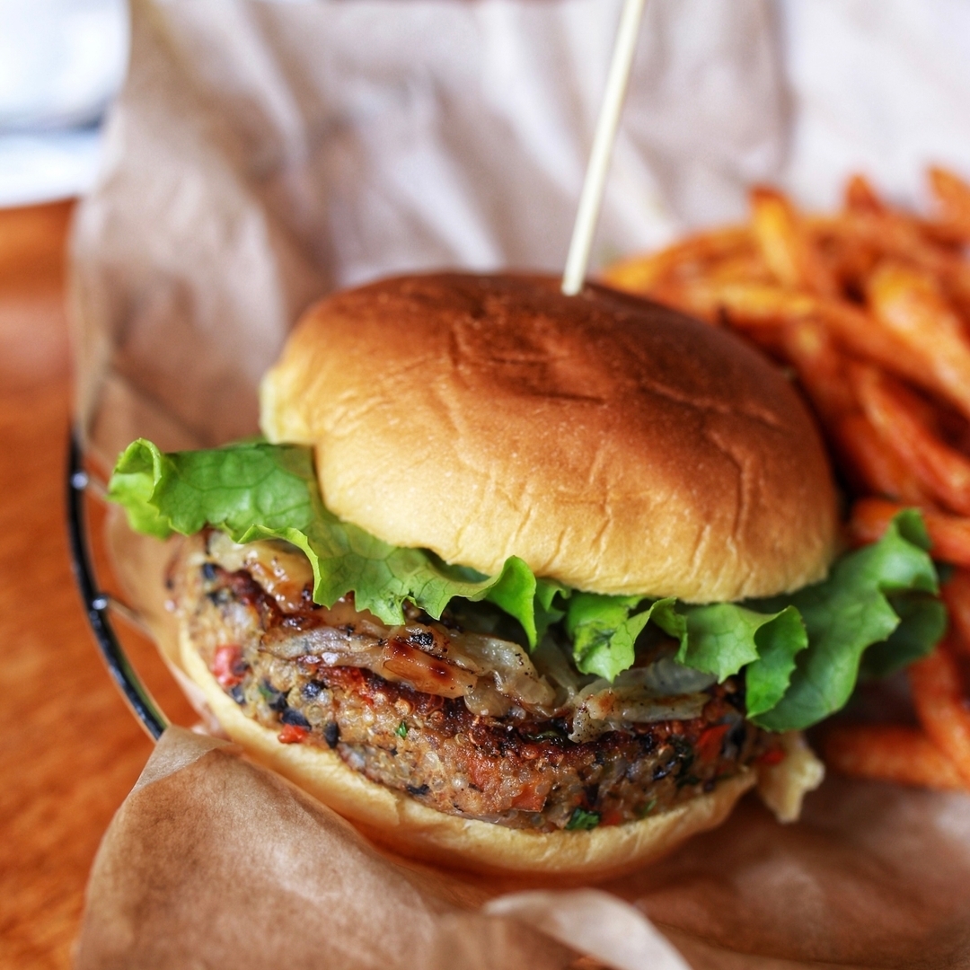 Deliciously meat-free and full of flavor 🍔 Did you know you can sub any of our burger options with our Impossible Burger? #NationalVeggieBurgerDay

𝘐𝘔𝘗𝘖𝘚𝘚𝘐𝘉𝘓𝘌 (𝘝𝘌𝘎𝘌𝘛𝘈𝘙𝘐𝘈𝘕)

#impossibleburger #vegerarianburger #raleighnc #urbanfoodgro… instagr.am/p/C71plwux2L6/