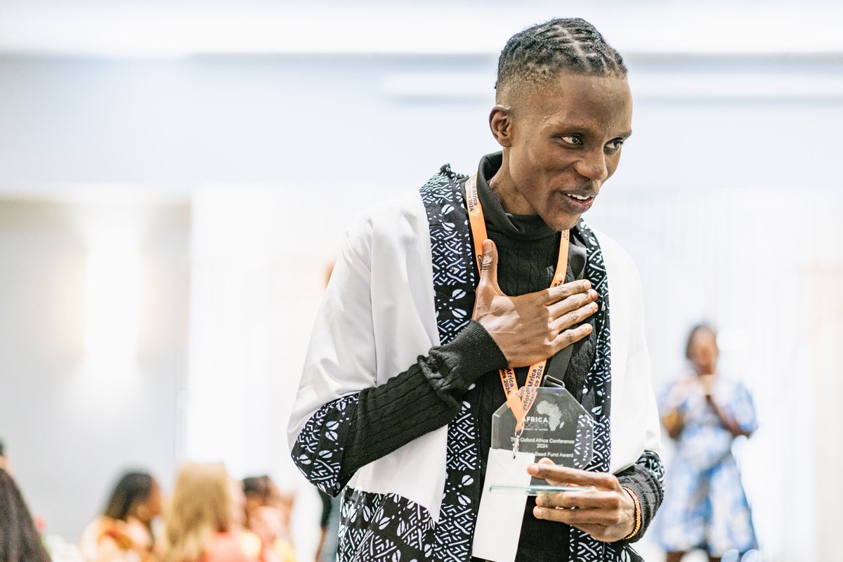 oxfordafrica's tweet photo. Our Innovation Fund winners are MariTest by Kakooza Hakim Nakaana and Cocoon Creations by Dr. Ifewumi Fagunwa, Mariah Greenstreet, and Aincre Maame-Fosua Evans! 🎉
They pitched at #OxfordAfricaConference and will receive £5000 in funding to develop their projects.
#ISF24 https://t.co/XZ7nrgwHb5