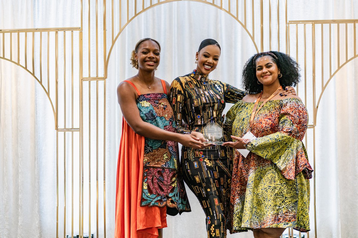 oxfordafrica's tweet photo. Our Innovation Fund winners are MariTest by Kakooza Hakim Nakaana and Cocoon Creations by Dr. Ifewumi Fagunwa, Mariah Greenstreet, and Aincre Maame-Fosua Evans! 🎉
They pitched at #OxfordAfricaConference and will receive £5000 in funding to develop their projects.
#ISF24 https://t.co/XZ7nrgwHb5