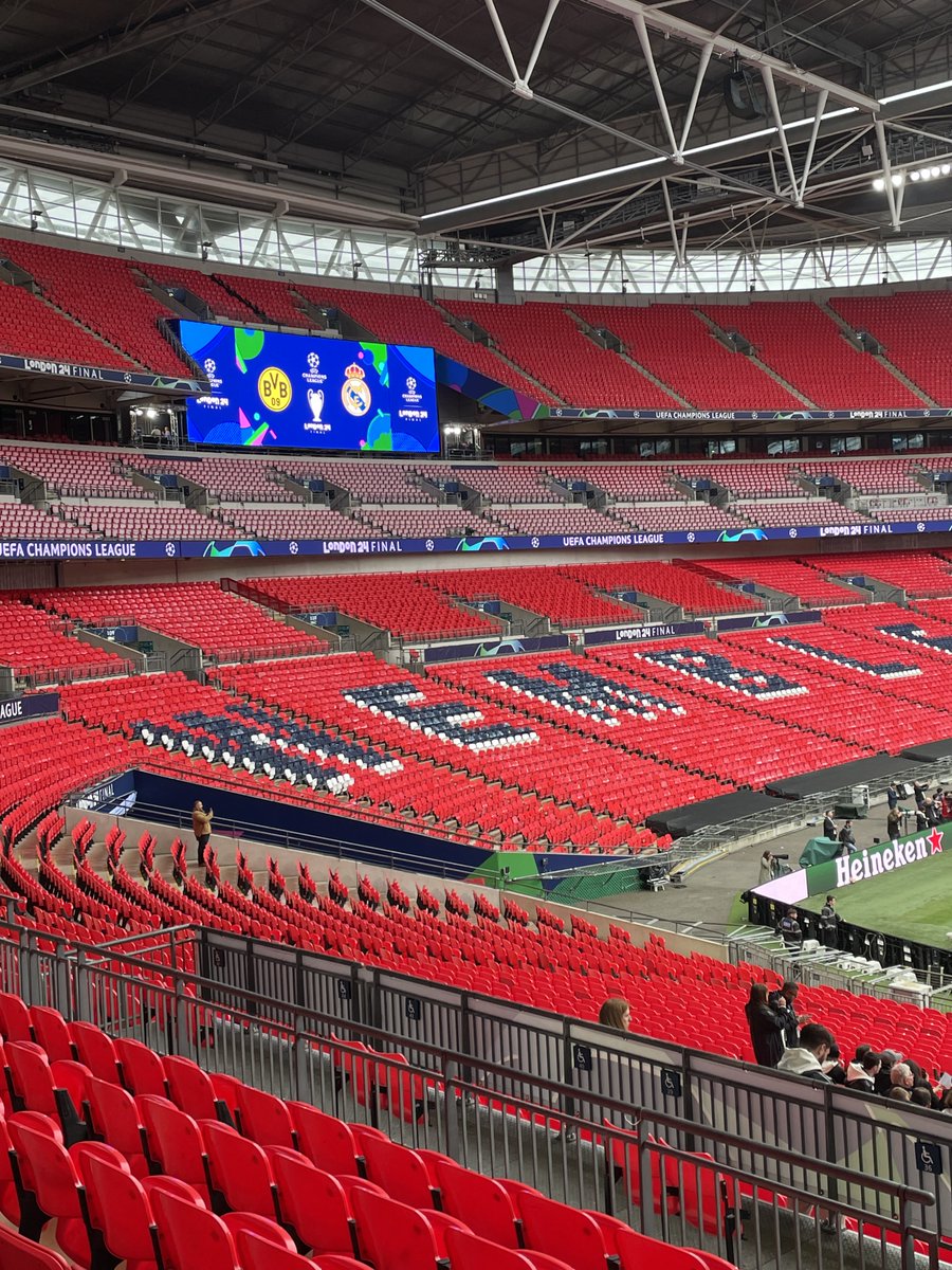 michael_bojkov's tweet photo. Kleiner Recap. Fühlt sich immer noch surreal an.
#UCLfinal @neunzig_plus https://t.co/WOpJtcvOGD