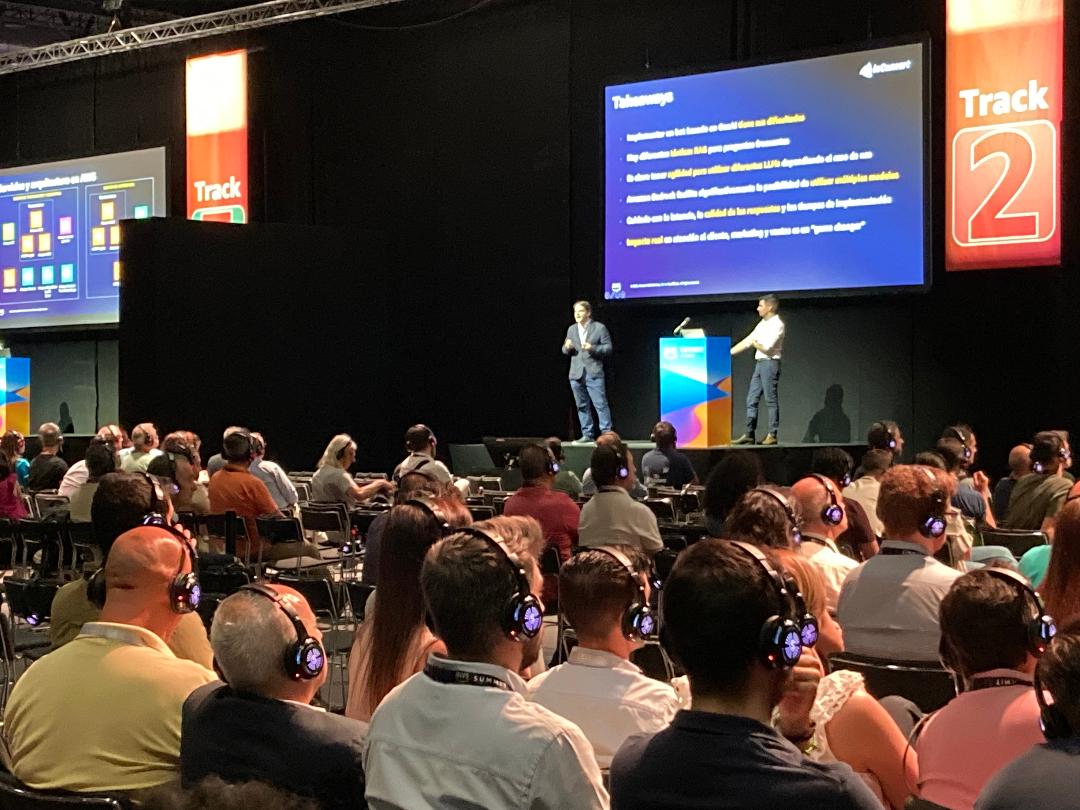 AWS España (@awscloud_es) on Twitter photo 🚨 ¡Últimas sesiones del día! 🚨 Acércate al HALL 1 (sesiones técnicas), al HALL 2 (Generative AI Demo Arena) o a la zona Expo (StartupLoft, Public Sector experience, AWSome Solutions Theaters, Training & Certification, Community Lounge), ¡y elige tu sesión! 💃  #AWSSummit Madrid 🚨 ¡Últimas sesiones del día! 🚨 Acércate al HALL 1 (sesiones técnicas), al HALL 2 (Generative AI Demo Arena) o a la zona Expo (StartupLoft, Public Sector experience, AWSome Solutions Theaters, Training & Certification, Community Lounge), ¡y elige tu sesión! 💃  #AWSSummit Madrid
