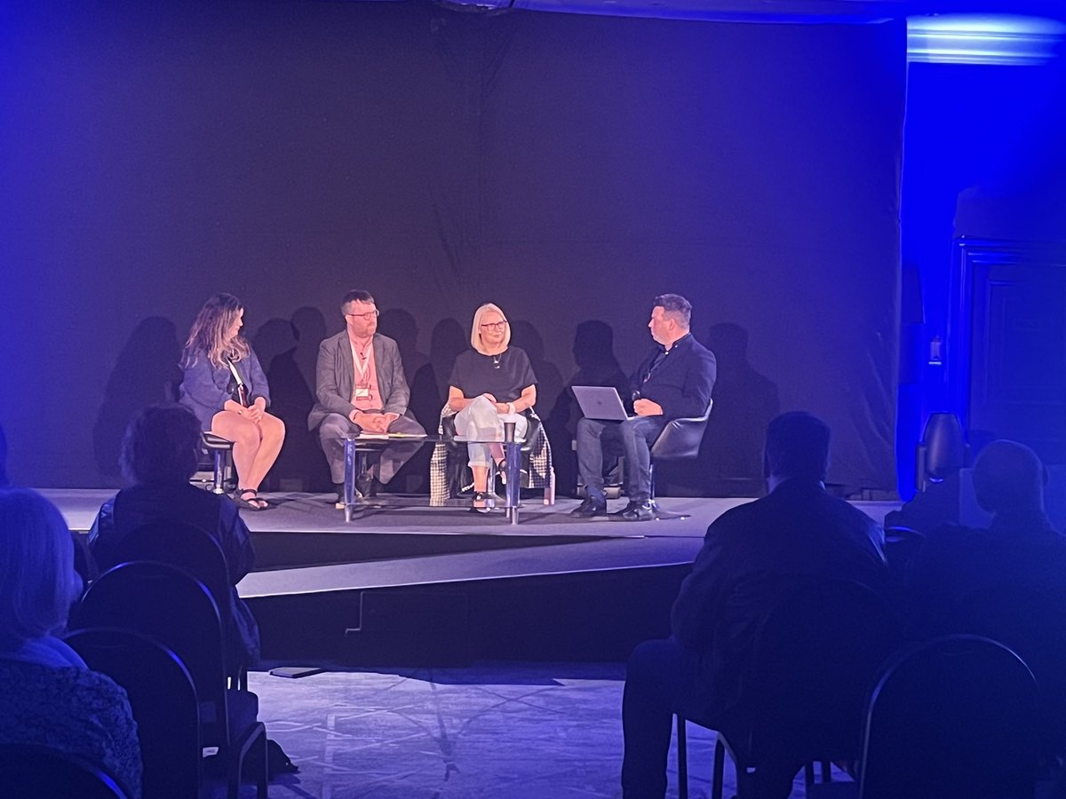CelticMediaFest's tweet photo. “What’s our obsession with true crime and why are we so good at it” with a panel including the hugely successful podcaster @meicparry alongside chair @BBCScotlands Colin Paterson. Best quip “Maybe it’s the weather” #CelticMediaFest #tvproduction #truecrime https://t.co/pw09JfQZgb
