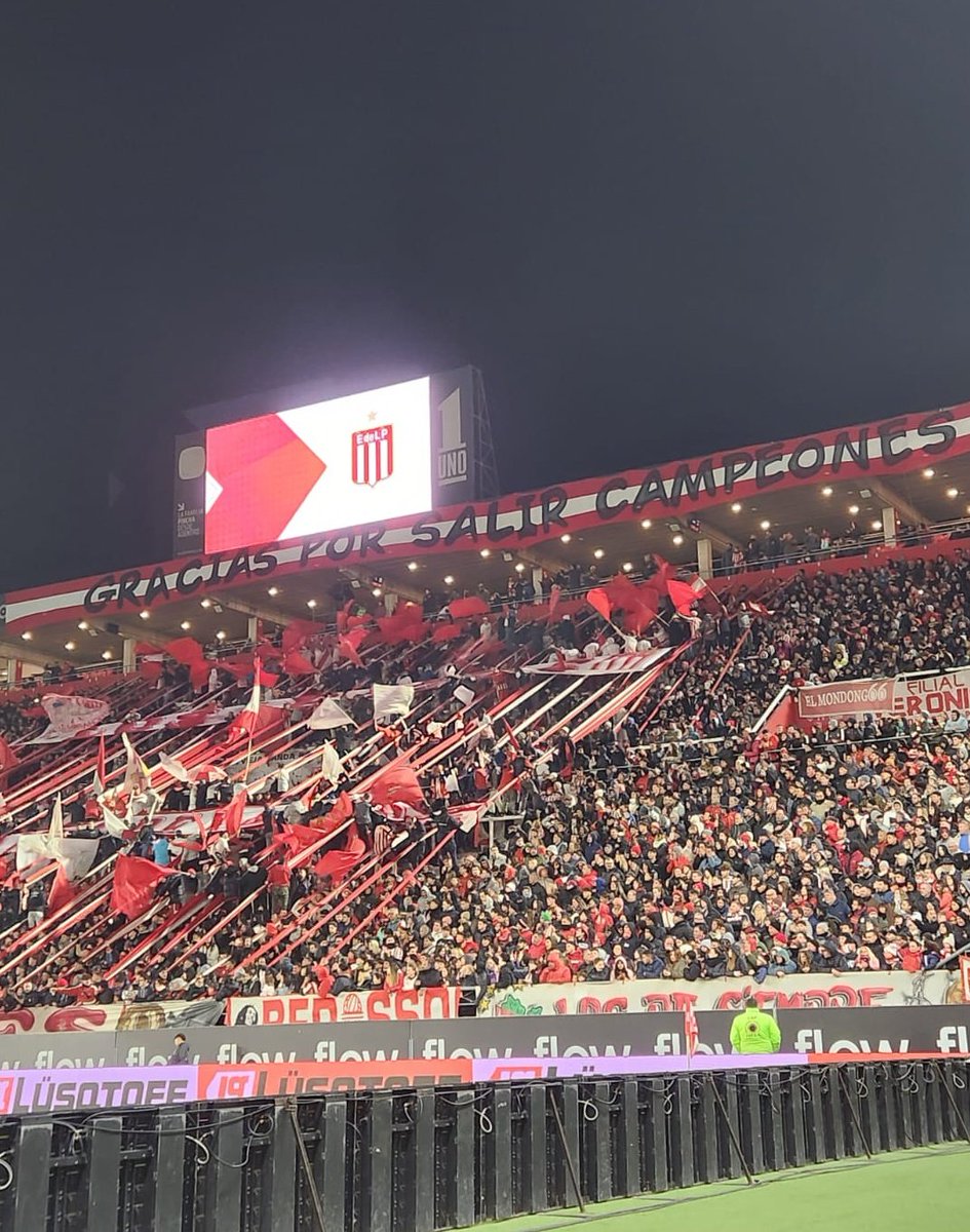 "A la gloria no se llega por un camino de rosas."

A un mes de la estrella 13, gracias por salir  campeones.