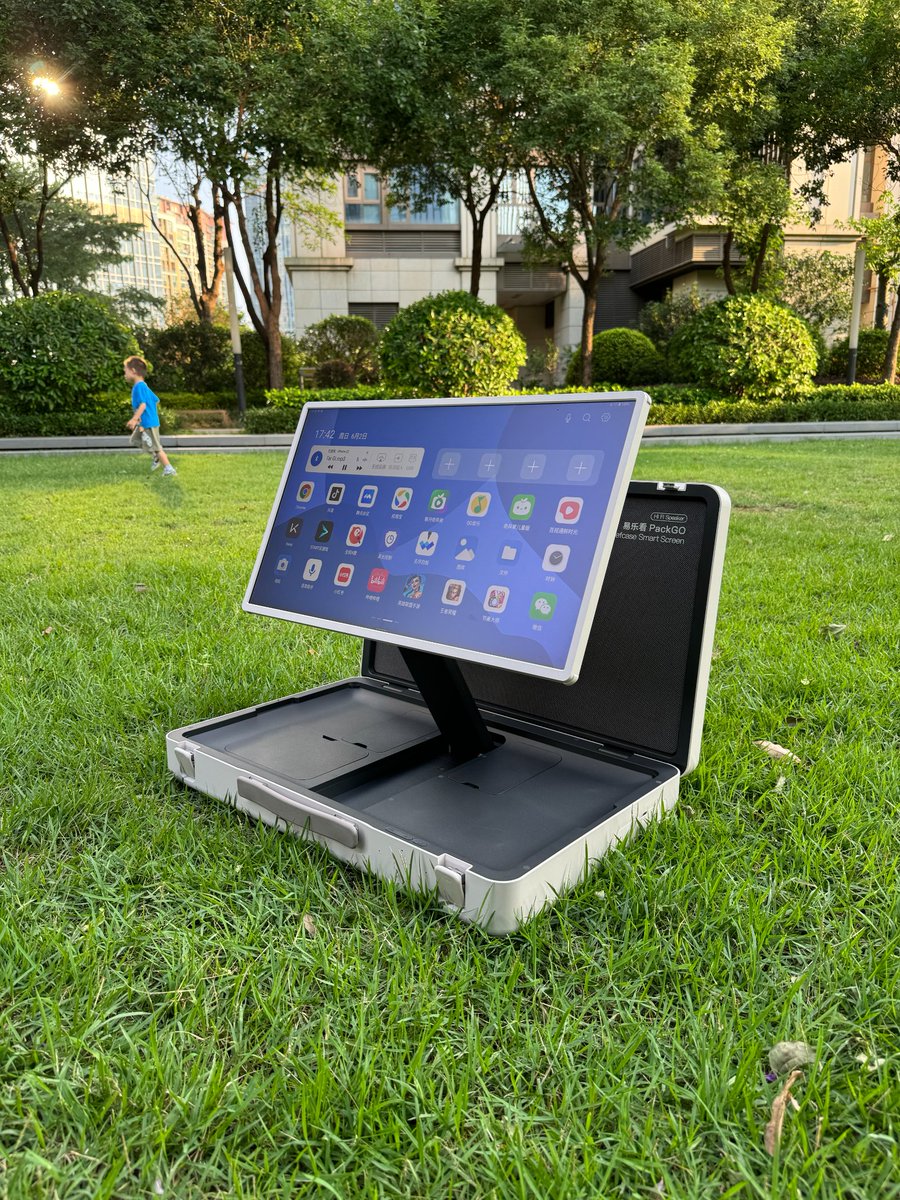 We’re so pumped for #Infocomm2024.
Come find us to learn more about our new products.
More details regarding the event as below information, including the venue and our booth number.
Date: 6.12-6.14.
Address: WEST HALL, CONVENTION CENTER DR, LAS VEGAS.
Booth number: W2816.