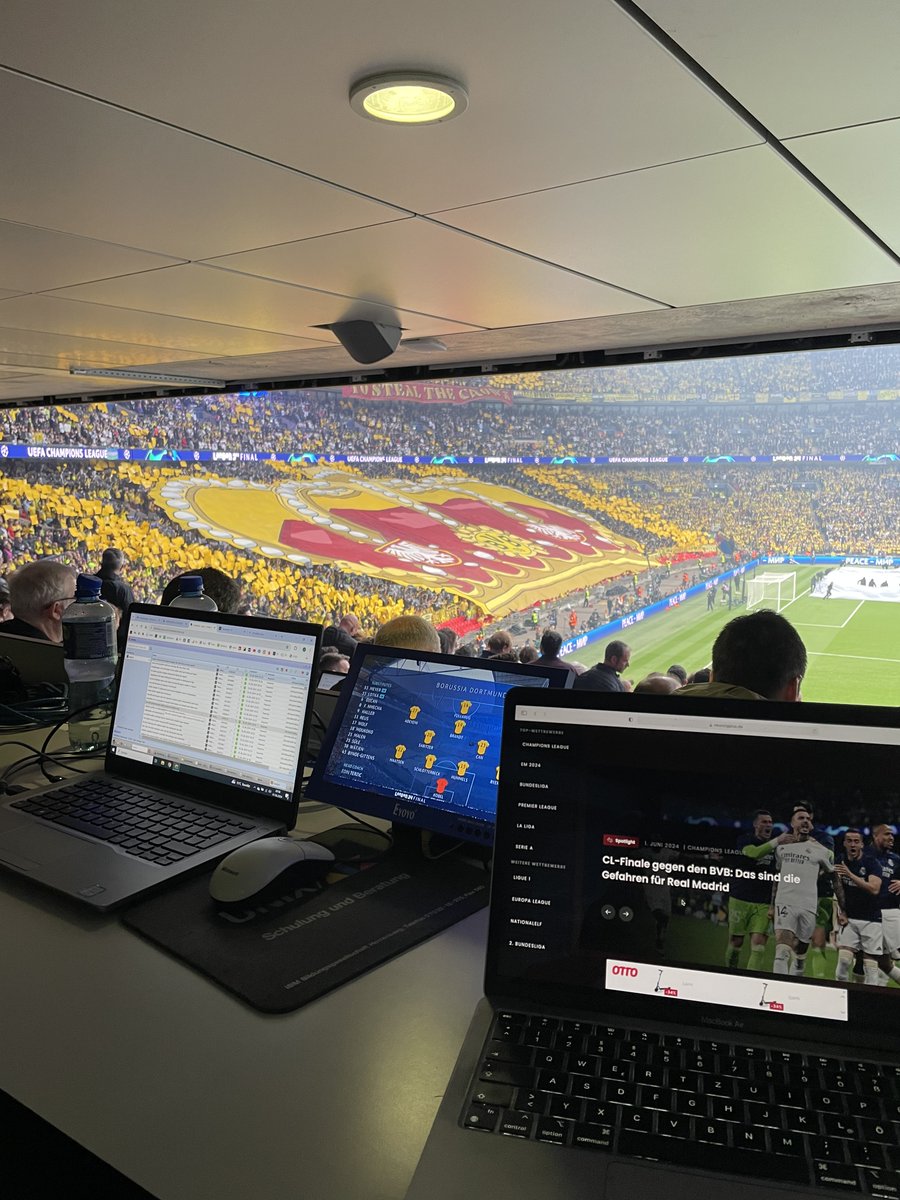 michael_bojkov's tweet photo. Kleiner Recap. Fühlt sich immer noch surreal an.
#UCLfinal @neunzig_plus https://t.co/WOpJtcvOGD