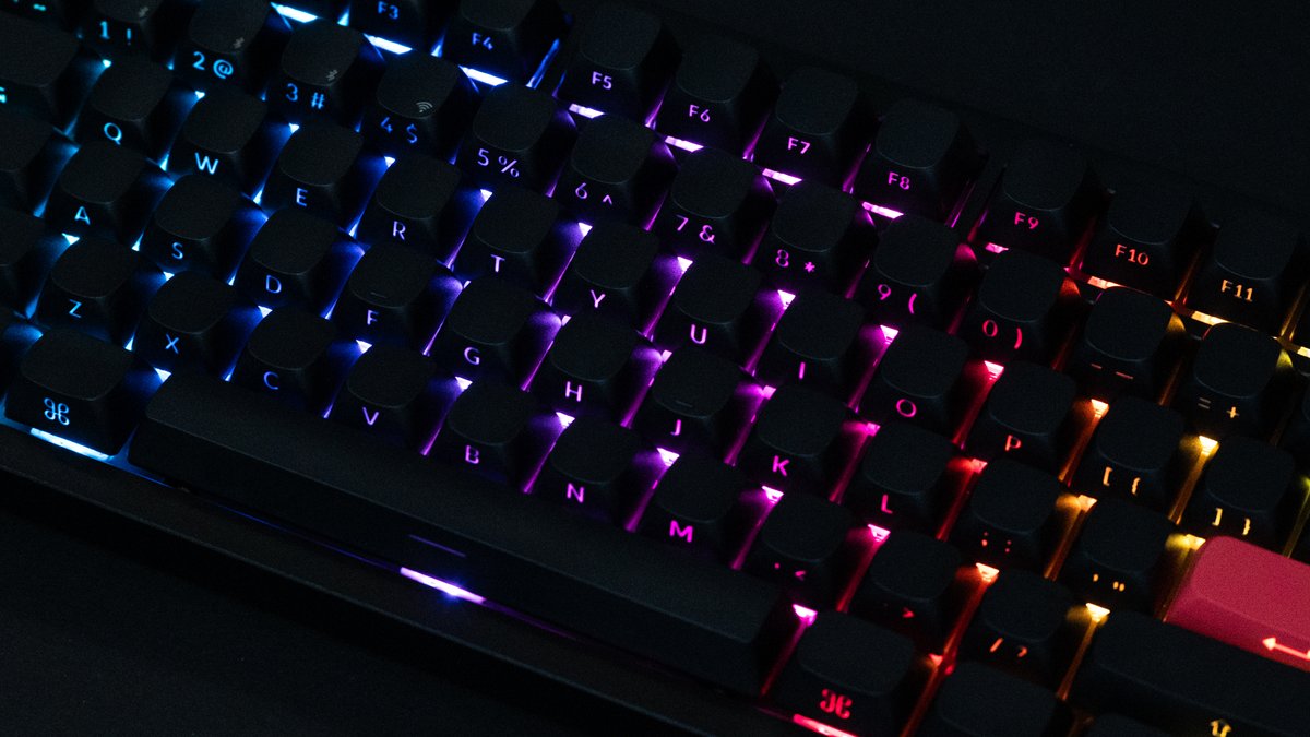 KeychronMK's tweet photo. Step up your keyboard aesthetics with side-printed shine-through keycaps! Zoom in on the tenkeyless Q3 Max, where style meets function for enhanced visibility during late-night typing sessions. ✨⌨️

#Keychron #KeychronQ3Max #sideprintedkeycaps #mechanicalkeyboard  #LightItUp https://t.co/RSgwey9j4f