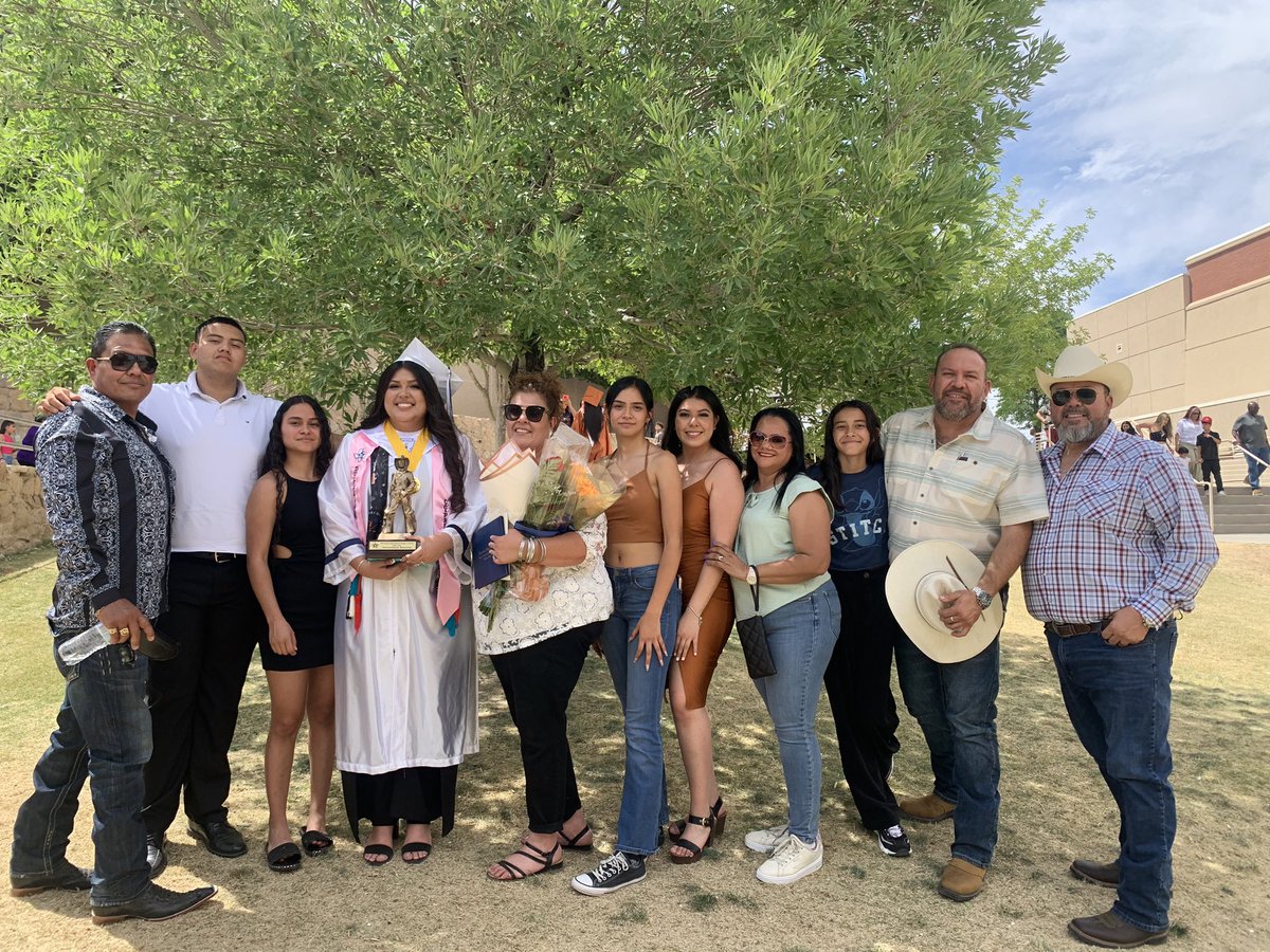 A moment I will never forget. After a lot of hard work and extra time spent at school, it finally paid off. Thank you to those who supported me and always inspired me to keep on going. I graduated top of my class and did some other pretty iconic stuff.💅🤍🧡#Riverside4Ever