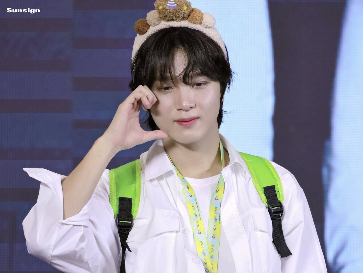 sunsign tweet media