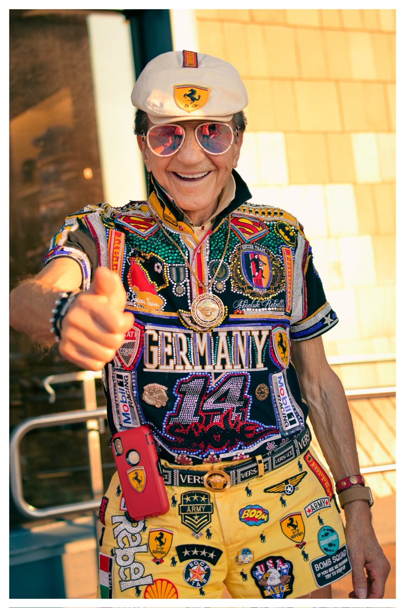 CorzoBta's tweet photo. Have you seen this guy at @DisneySprings?

@DisneySpgHotels
#streetphotography
#disneysprings
#disney
#35mm https://t.co/rtvUddYdOh