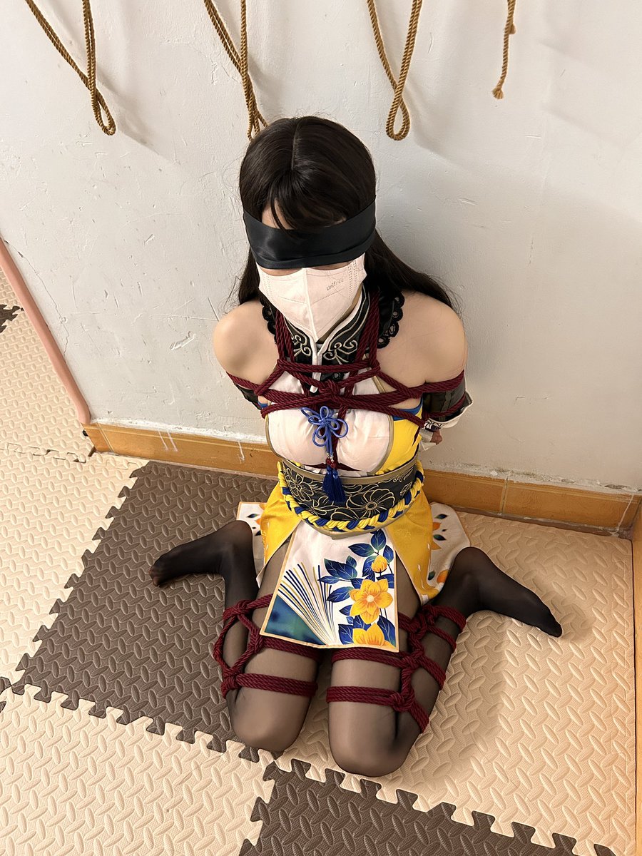 ssuyua's tweet photo. 能来帮帮胡桃吗

缚手：@shenghua97 
被缚：@ssuyua https://t.co/WnW3WIdOIu