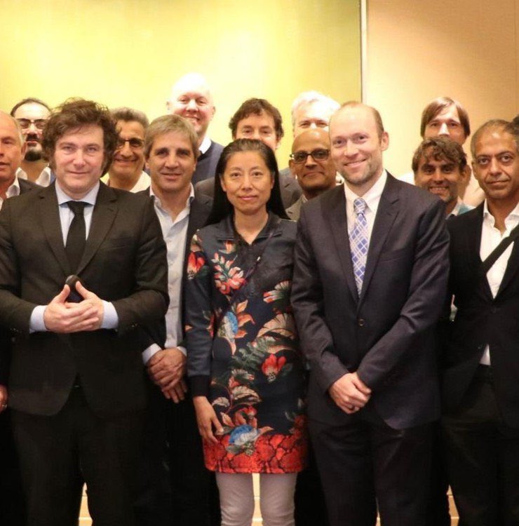 Wen <a href="/OpenAI/">OpenAI</a> X <a href="/OasisProtocol/">Oasis 🌹</a> / $ROSE?🌹

✅Dawn cited several times in OpenAI white paper
✅OpenAI have confirmed interest in using TEEs
✅OpenAI’s relationship with Dawn (OpenAI President on the right)
✅OpenAI need a privacy solution
✅OpenAI want to increase decentralisation