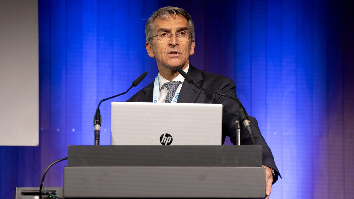 Congratulations to <a href="/OTRAXER/">Olivier Traxer</a>, who will be leading the new EndoUroTechnology Section! Read more: uroweb.org/news/olivier-t…