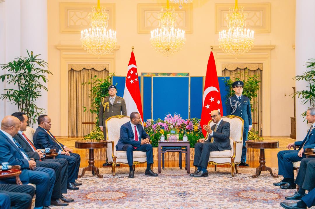 AbiyAhmedAli's tweet photo. Pleased to meet Singapore President Tharman Shanmugaratnam today at the Istana, where we exchanged views on political, economic, and social issues. We agreed on the need to strengthen our bilateral relations and explore new areas of cooperation. https://t.co/22Hx5uNgB6