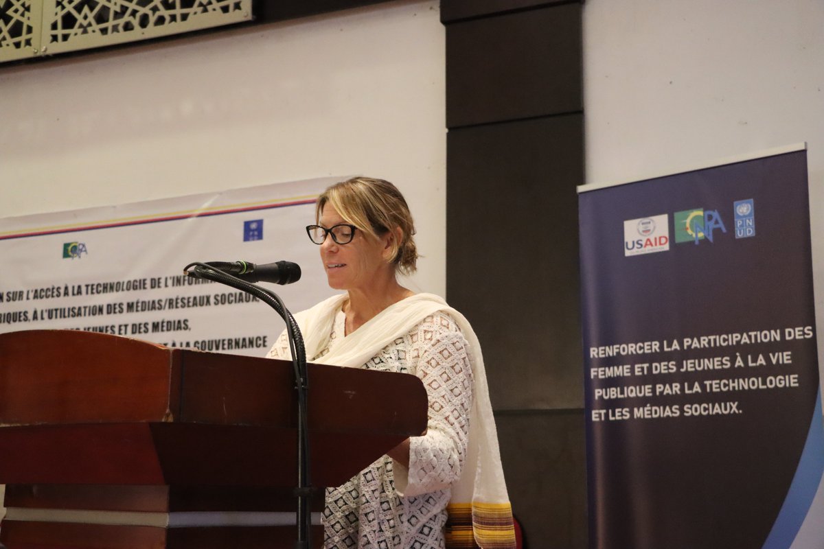PNUD Comores (@pnud_comores) on Twitter photo Le <a href="/PNUD_Comores/">PNUD Comores</a> et l’ <a href="/USAIDMadagascar/">USAID Madagascar</a> , en collaboration avec le CNPA, ont lancé ce matin un atelier de formation pour autonomiser les femmes & les jeunes en Union des Comores. L'objectif est de faciliter leur participation à la vie publique et à la gouvernance grâce aux TIC. Le <a href="/PNUD_Comores/">PNUD Comores</a> et l’ <a href="/USAIDMadagascar/">USAID Madagascar</a> , en collaboration avec le CNPA, ont lancé ce matin un atelier de formation pour autonomiser les femmes & les jeunes en Union des Comores. L'objectif est de faciliter leur participation à la vie publique et à la gouvernance grâce aux TIC.
