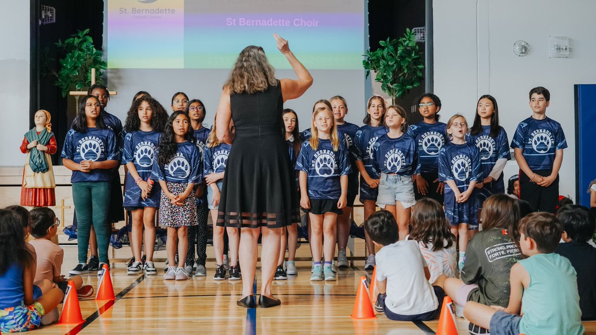 OttCatholicSB's tweet photo. ✝️@BernadetteOCSB celebrated its official school blessing with Fr. Yvan Mathieu, Auxiliary Bishop of Ottawa-Cornwall, Fr. Gerard Monaghan, Monsignor Joseph Muldoon, and other special guests. The gym was filled with joyful students and a choir performance directed by Ms. Sande.🌟 https://t.co/ipevE6lrYw