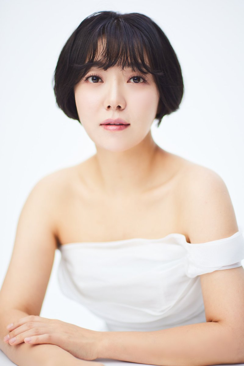 아무도 모르게 첫번째로 올리는 프로필 사진
ㅎㅎㅎ

늘 인스타에 먼저 올리다가 

왠지 이 곳에 아이에게 늘 차별인것 같아
오늘은 너에게 다정히 ❤️