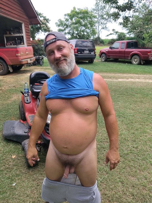 Happy Humpday my sexy peeps!!!   Finally got my riding mower back, no more cutting 5 acres with a push