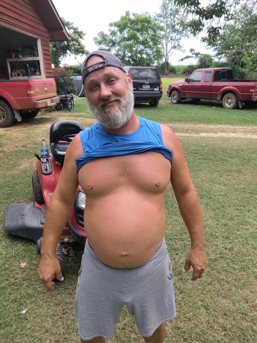 Happy Humpday my sexy peeps!!!   Finally got my riding mower back, no more cutting 5 acres with a push