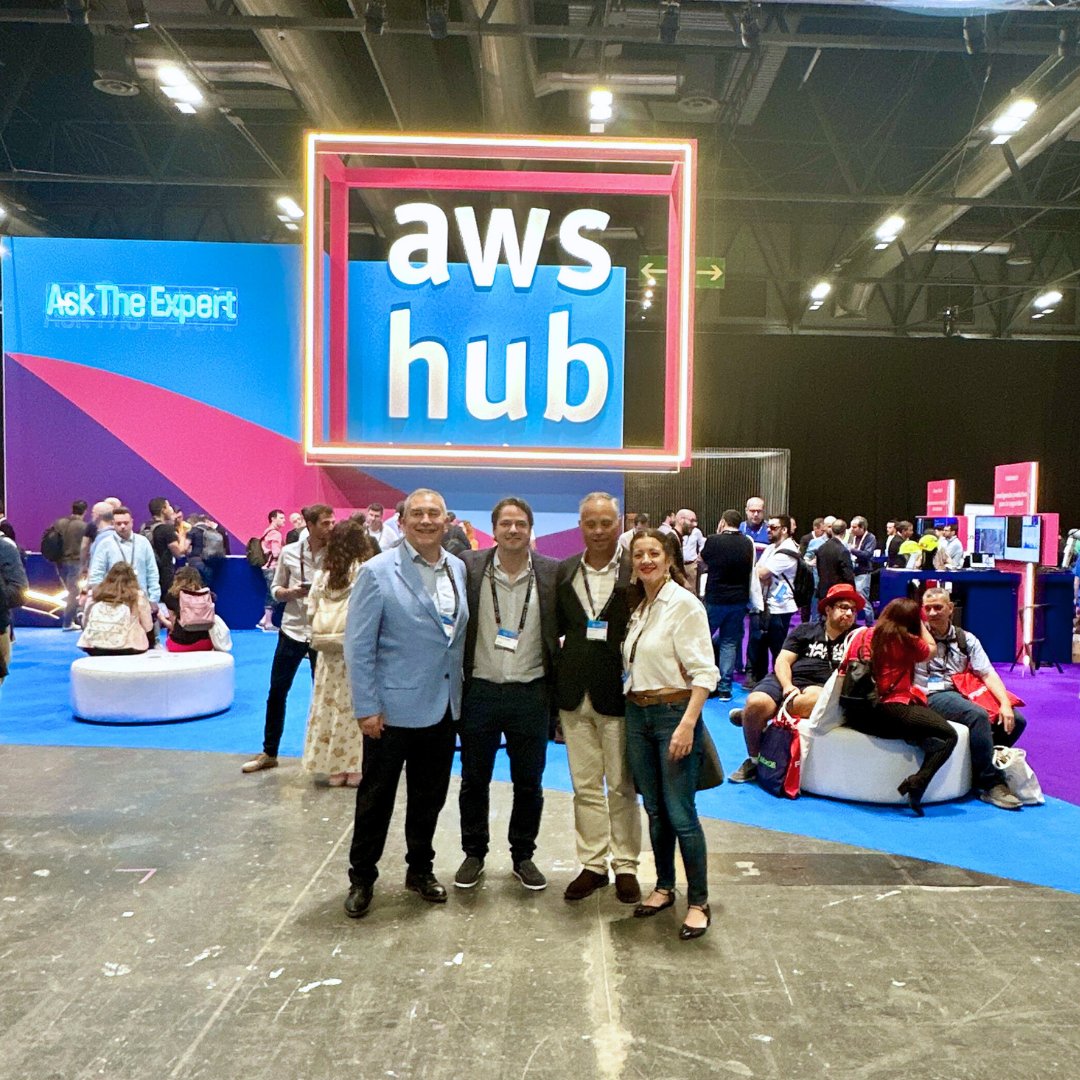 InconcertCX's tweet photo. ¡Hoy estuvimos en #AWSSummit Madrid! Mauricio Lázaro compartió nuestra experiencia y principales retos de introducir #GenAI en una sesión conjunto con Ezequiel Lionel Ballesteros. ¡Gracias por la invitación! https://t.co/h83OYCkbJM