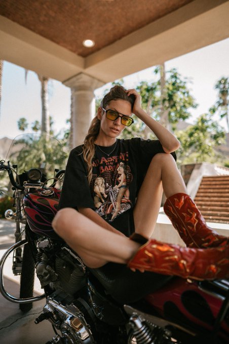 My bike is dirty&hellip; who wants to help me wash her off 🧼 https://t.co/d00KiHkfiO