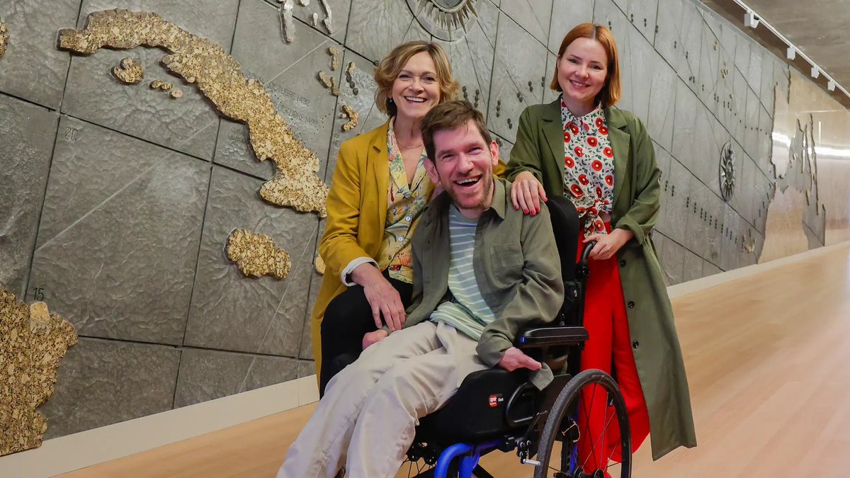 Sexo y discapacidad desde una silla de ruedas en 'Sexpiertos', de la mano de Telmo Irureta: 'Sexpiertos' es una comedia sobre dos amigos que hacen frente a sus inseguridades atrapados en un ascensor, y permanecerá en el Teatro Fernán Gómez hasta… dlvr.it/T7swT2 sex hot