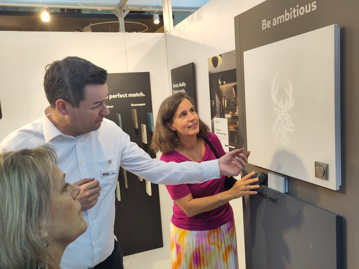 HDH-Gemeinschaftsstand auf den Messen INDEX und The Hotel Show in Dubai. Starker Messebeginn mit wichtigen Besuchern gleich zum Auftakt! Rund 20 deutsche Unternehmen sind im Gemeinschaftspavillon vertreten. Wir freuen uns auf weiteren guten Messeverlauf.
<a href="/REHAUrenewables/">REHAU Building Solutions UK</a> <a href="/GTAI_de/">Germany Trade & Invest</a>