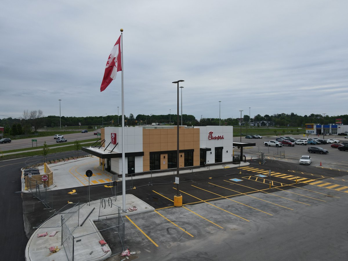 BuildItByDesign's tweet image. 🎉 Project Completed! 🎉 This stunning masterpiece is all set to satisfy hungry appetites in #Orillia. Stay tuned for the grand opening, coming soon! ✨ #OrilliaEats #ChickfilA #OrilliaOntario #Ontario #RestaurantConstruction #Orillia