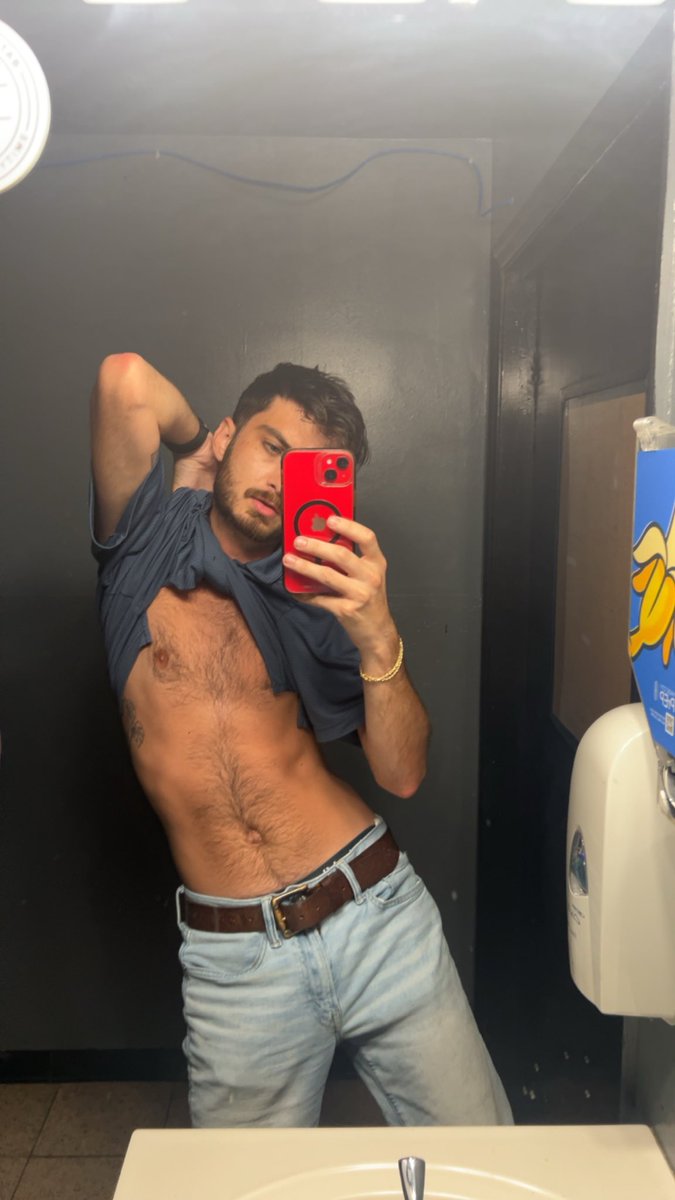 BhamBiBoy's tweet photo. Summer sun>>>

Shaved like 2 days after this bc I’m an idiot https://t.co/ZVz5bnblUL