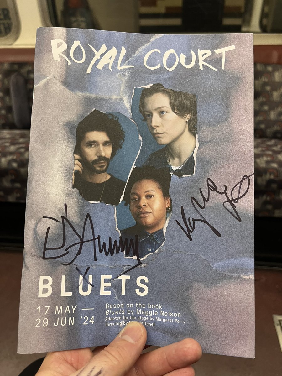 LDNTheatreMania's tweet photo. Bluets - Royal Court
I tried my best to follow it,but I couldn’t, I know that who is familiar with the book appreciated it more than I did.Loved their ability to represent a live story on screen…but too difficult to follow for me @royalcourt #theatre #theatreteview #theatreblog https://t.co/cjE6s55360