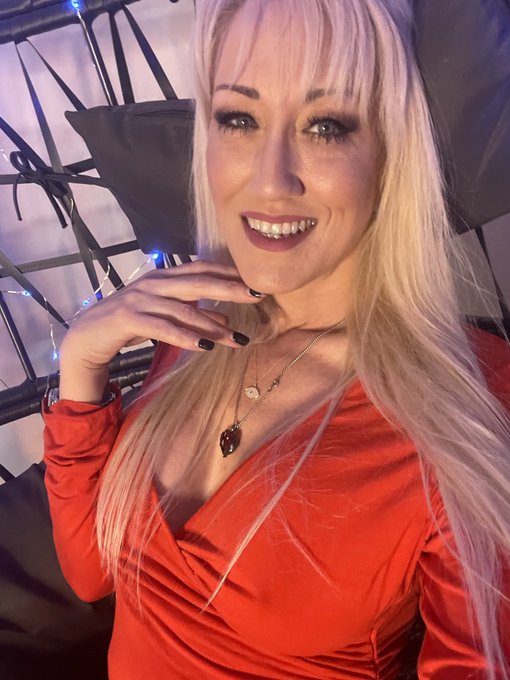 Booking customs and shows ❤️😍 dm for info https://t.co/jyvvk1fohu