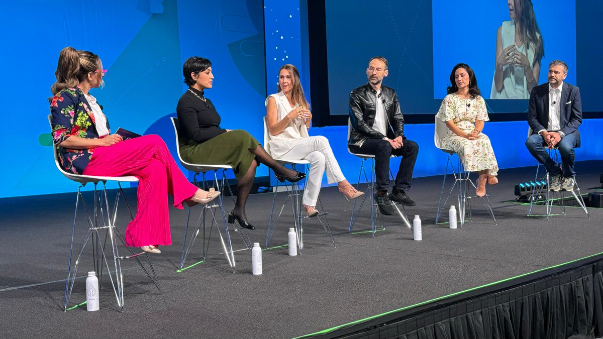 Oggi, l'#AI Council di @Qlik è salito sul palco del #QlikConnect per discutere delle migliori pratiche di applicazione dell'IA.

Ma da grandi sviluppi tecnologici derivano grandi responsabilità e i membri del nostro Council hanno discusso proprio di questo. 

#QlikConnect #IA