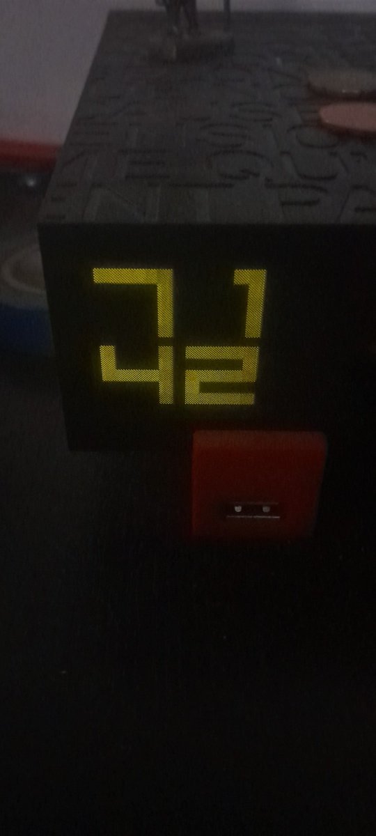 FollStephanie's tweet photo. Voilà ce que m'affiche ma box depuis plusieurs minutes @Freebox 
N'arrivant pas à les joindre peut-être avez-vous un avis sur la question ❓️ car tout le reste fonctionne... https://t.co/6wNaPNLjb7