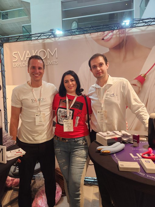 thank you  😘@NeoCamX  I was honored to take a selfie with you and at the same time congratulations for<a class="tags" target="_blank" title="On Twitter" href="/?out=eyJ0eXAiOiJKV1QiLCJhbGciOiJIUzUxMiJ9.eyJpYXQiOjE3MjQ0MTU3OTgsImlzcyI6InR3cG9ybnN0YXJzLmNvbSIsIm5iZiI6MTcyNDQxNTc5OCwiZXhwIjoxNzU1OTUxNzk4LCJyZWRpcmVjdF91cmwiOiJodHRwczovL3R3aXR0ZXIuY29tL05lb0NhbVgifQ.0Fn5VJz6_mIbT-xUo_crgdX9QpI8it2SNv9BOoKeAlGnjVuv1EXq-5FXrZK_G_q-Px2lybjPC0vWJpZPE6jXdg">@NeoCamX</a><a href="/tag/rt"class="tags"><span>#rt</span></a><a href="/tag/chaturbate"class="tags"><span>#chaturbate</span></a>