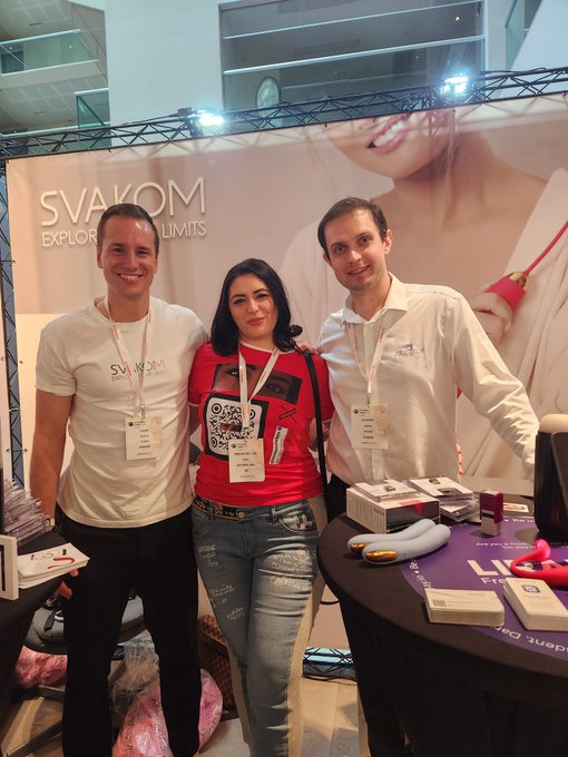thank you  😘@NeoCamX  I was honored to take a selfie with you and at the same time congratulations for<a class="tags" target="_blank" title="On Twitter" href="/?out=eyJ0eXAiOiJKV1QiLCJhbGciOiJIUzUxMiJ9.eyJpYXQiOjE3MjQ0MTU3OTgsImlzcyI6InR3cG9ybnN0YXJzLmNvbSIsIm5iZiI6MTcyNDQxNTc5OCwiZXhwIjoxNzU1OTUxNzk4LCJyZWRpcmVjdF91cmwiOiJodHRwczovL3R3aXR0ZXIuY29tL05lb0NhbVgifQ.0Fn5VJz6_mIbT-xUo_crgdX9QpI8it2SNv9BOoKeAlGnjVuv1EXq-5FXrZK_G_q-Px2lybjPC0vWJpZPE6jXdg">@NeoCamX</a><a href="/tag/homemade"class="tags"><span>#homemade</span></a><a href="/tag/bbw"class="tags"><span>#bbw</span></a><a href="/tag/milf"class="tags"><span>#milf</span></a><a href="/tag/solo"class="tags"><span>#solo</span></a><a href="/tag/fingering"class="tags"><span>#fingering</span></a><a href="/tag/female"class="tags"><span>#female</span></a>