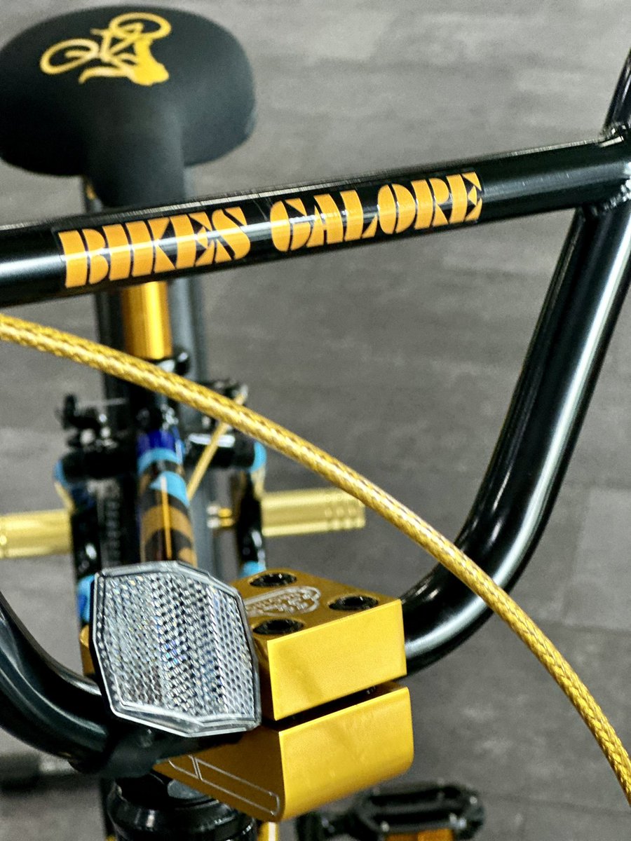 BertsBikes's tweet photo. There’s no doubt that we sell some of the coolest bikes around. This SE DBlocks Blue/Gold Camo Edition is no exception. These might be gone by the weekend, get down to your nearest Bert’s soon or you’ll miss out.
#BIKESYR #bikesyracuse #bikecny #cyclingisforeveryone https://t.co/69cp24vnvj