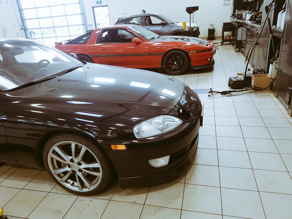 KtownSup's tweet photo. Miss the lexus.. it ran compared to the one behind it https://t.co/kt7xySBDCt