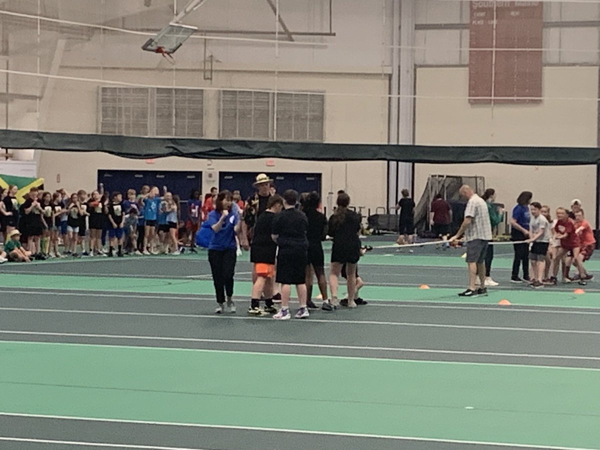 AlBeanAD's tweet photo. The Huskies are pleased, once again, to serve as hosts for the Gorham School Department’s Field Days. It’s great to see all of the young children in the field house having such a great time. #GoHuskies @usmhuskies https://t.co/cGQlbCczvX