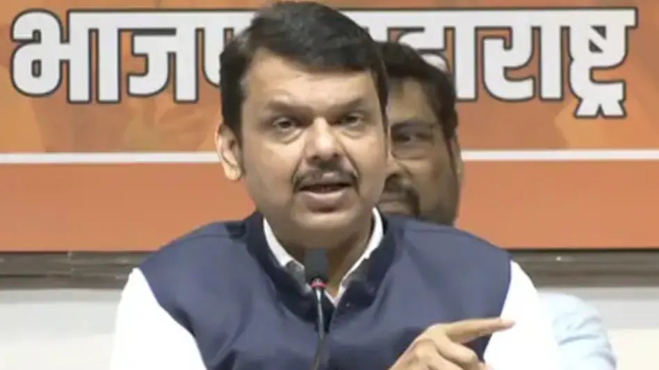 SanatanPrabhat's tweet image. Opposition's fake narrative that 'BJP shall change the Constitution', adversely affected us. - BJP leader and Maharashtra Deputy CM, Devendra Fadanvis.

'Minorities did not vote for the BJP in Mumbai'

#Maharashtra 
#LokSabhaElections2024 #ElectionInsights