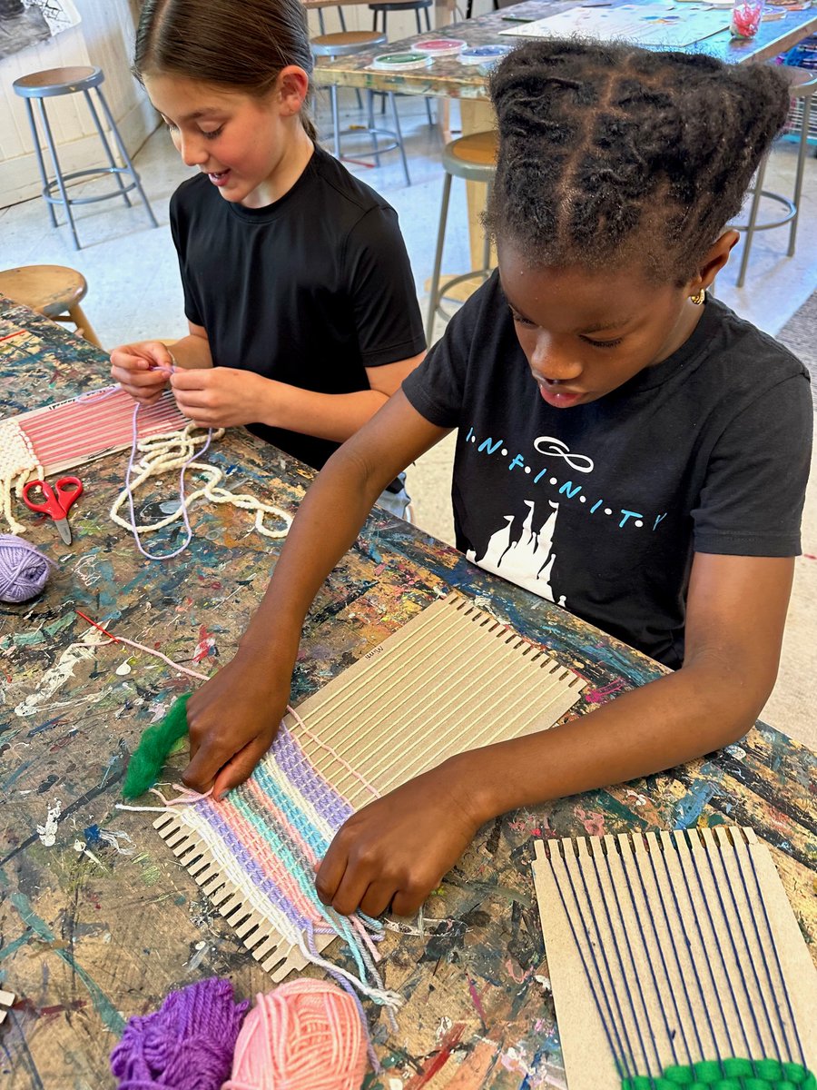 DutchessDay's tweet photo. Weaving with the fourth graders has been a truly enriching and rewarding experience! This ancient handcraft tradition, with its roots in many cultures, offers a unique and inclusive learning opportunity for children with diverse learning styles and creative aptitudes. https://t.co/1SC54743iH