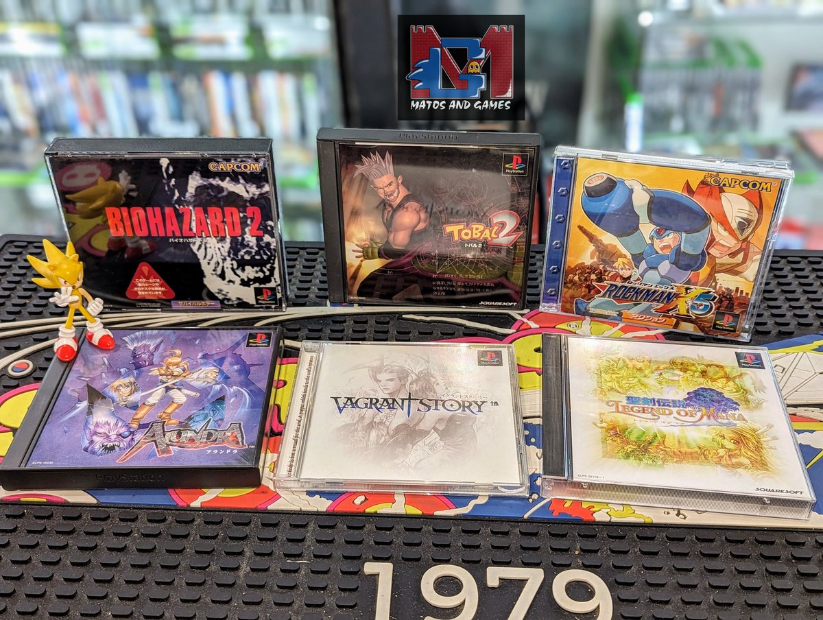 MatosandGames's tweet photo. Quelques jeux PS1 import dans ce matos, mais de bons jeux tout de même 😉
#retrogaming #ps1 #sony #alundra #vagrantstory #rockmanx3 #biohazard2 #tobal2 #matosandgames https://t.co/vY8pPNoE05