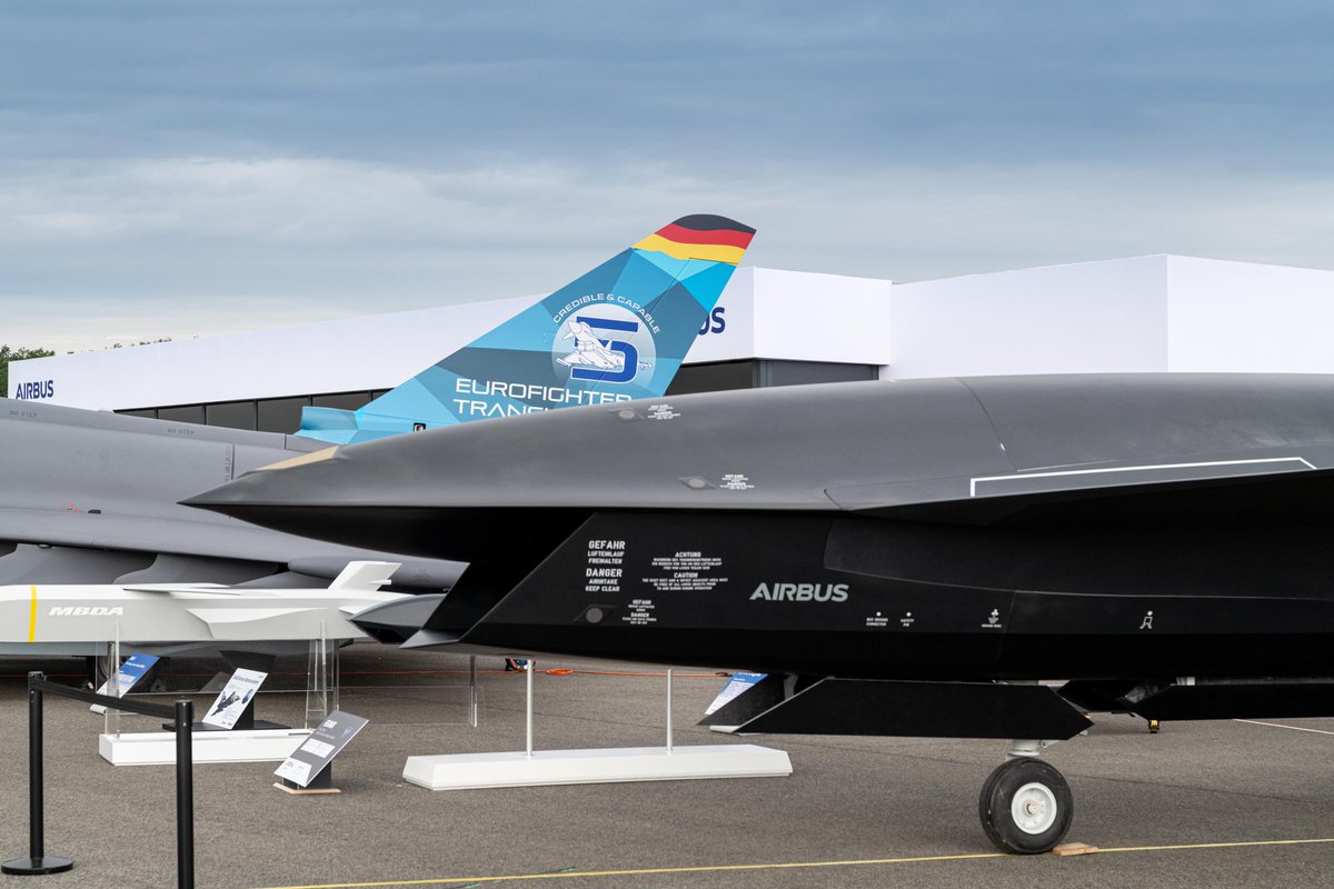 The new #Wingman concept was presented today to the German Chancellor Olaf Scholz at <a href="/ILA_Berlin/">ILA Berlin - Pioneering Aerospace</a> during his visit to the @AirbusStatic Display.
Great news: during his speech the Chancellor announced 20 new #Eurofighters for Germany.
#DefenceMatters <a href="/AirbusDefence/">Airbus Defence</a>