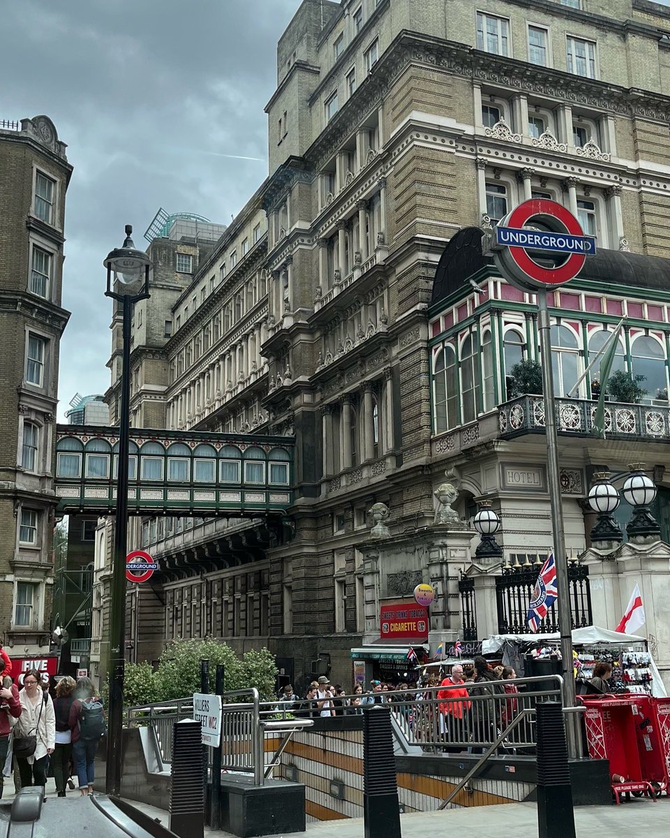 longlivelordkez's tweet photo. live from london https://t.co/AQfOoBdlsG