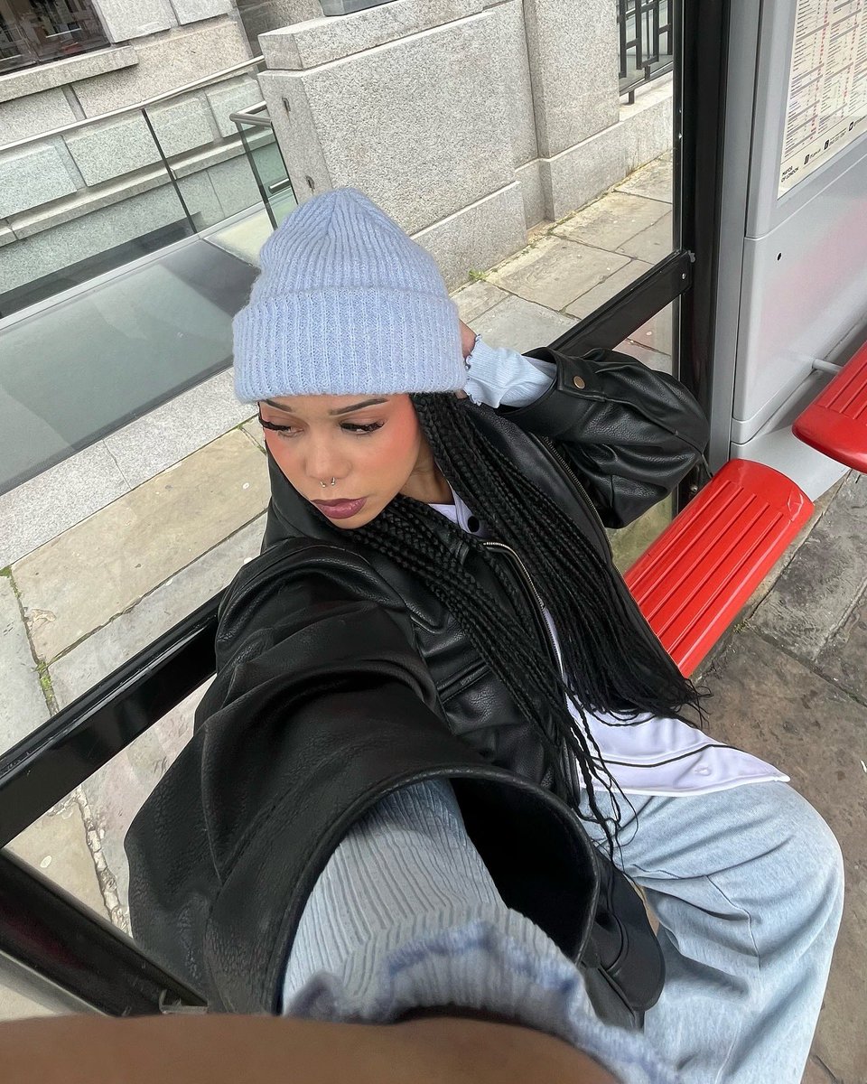 longlivelordkez's tweet photo. live from london https://t.co/AQfOoBdlsG