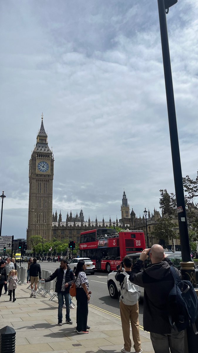 longlivelordkez's tweet photo. live from london https://t.co/AQfOoBdlsG