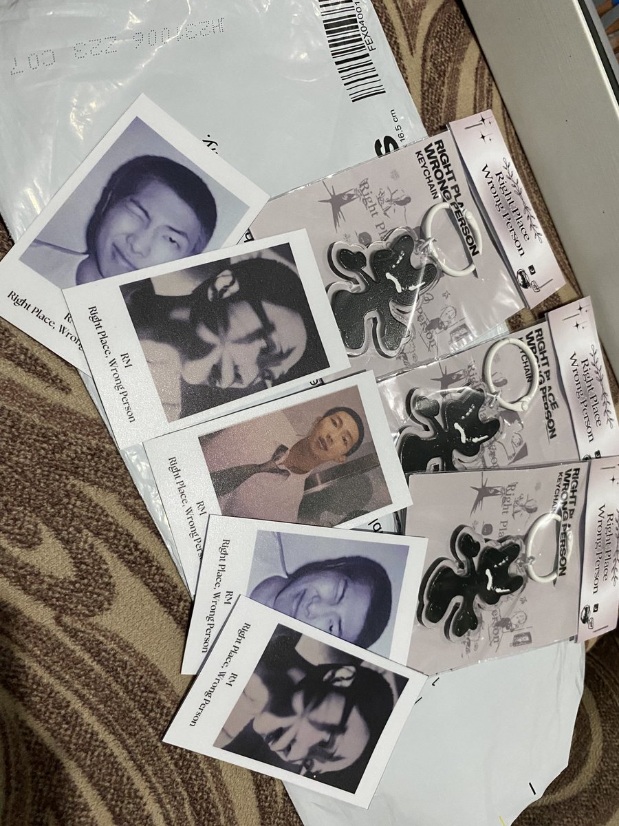 haruharujinnie's tweet photo. posting for @PransinLuwis since nag pasabuy din me. thank you, @ipurplepurple_7! rpwp keychain is home π«ΆπΌ #mkdfeedbacks https://t.co/7hNItDifGH