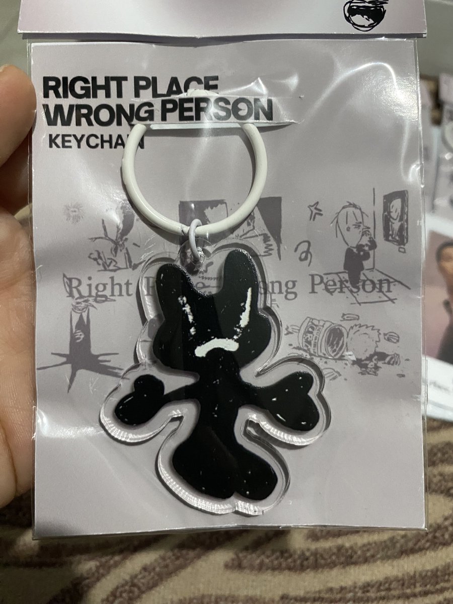 haruharujinnie's tweet photo. posting for @PransinLuwis since nag pasabuy din me. thank you, @ipurplepurple_7! rpwp keychain is home π«ΆπΌ #mkdfeedbacks https://t.co/7hNItDifGH