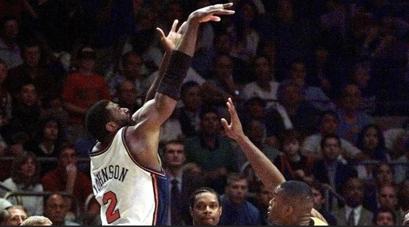 KingsofVegas__'s tweet photo. 25 years ago today. @TheOriginalLJ2 shot that made the fans go crazy! @TheGarden #fourpointplay https://t.co/OuNiOdHmvn