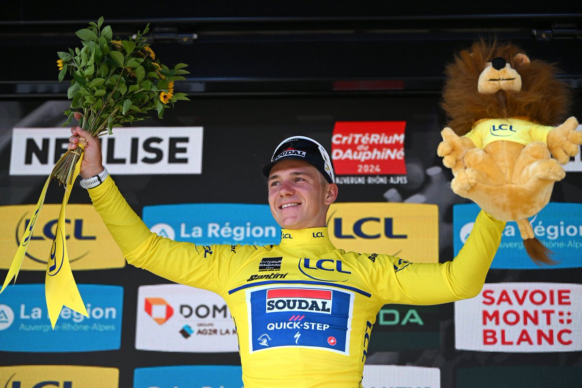 soudalquickstep's tweet photo. A great day for our team concludes with @EvenepoelRemco in the #Dauphine yellow jersey 🙌

Photo: @GettySport https://t.co/9VjCm8TGPg